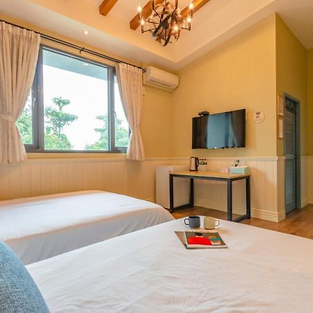 羅東夜市舒果shugo B&B 近清溝夜市 國旅卡特約店 配合手作早餐店及租車行 Luodong Exteriör bild
