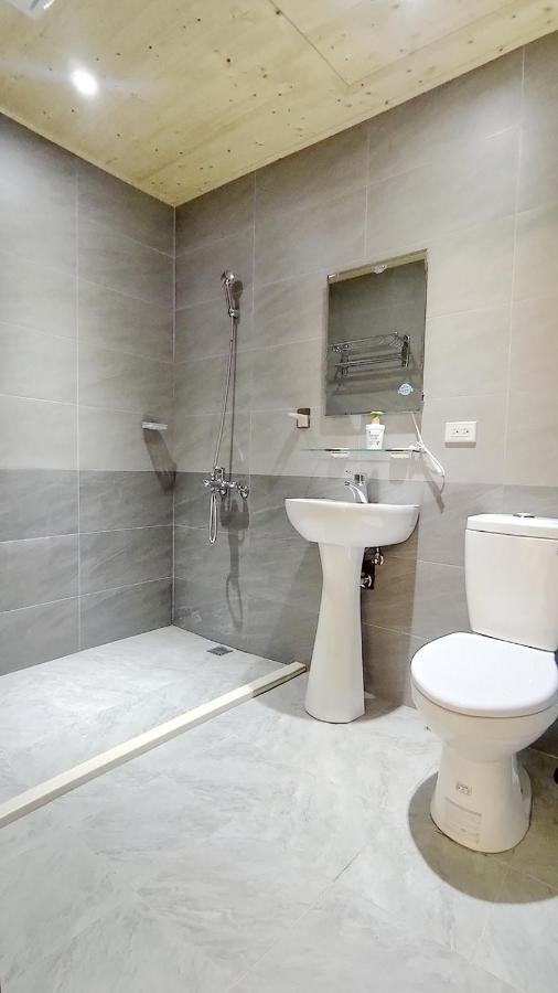 羅東夜市舒果shugo B&B 近清溝夜市 國旅卡特約店 配合手作早餐店及租車行 Luodong Exteriör bild