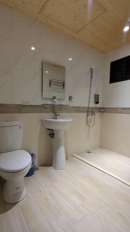 羅東夜市舒果shugo B&B 近清溝夜市 國旅卡特約店 配合手作早餐店及租車行 Luodong Exteriör bild